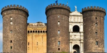 Is there a train from Florence to Naples