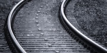 Travel by train from Florence to Milan