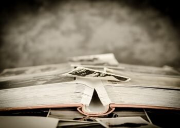 What Are the Best Ways to Organize Old School Documents Digitally?